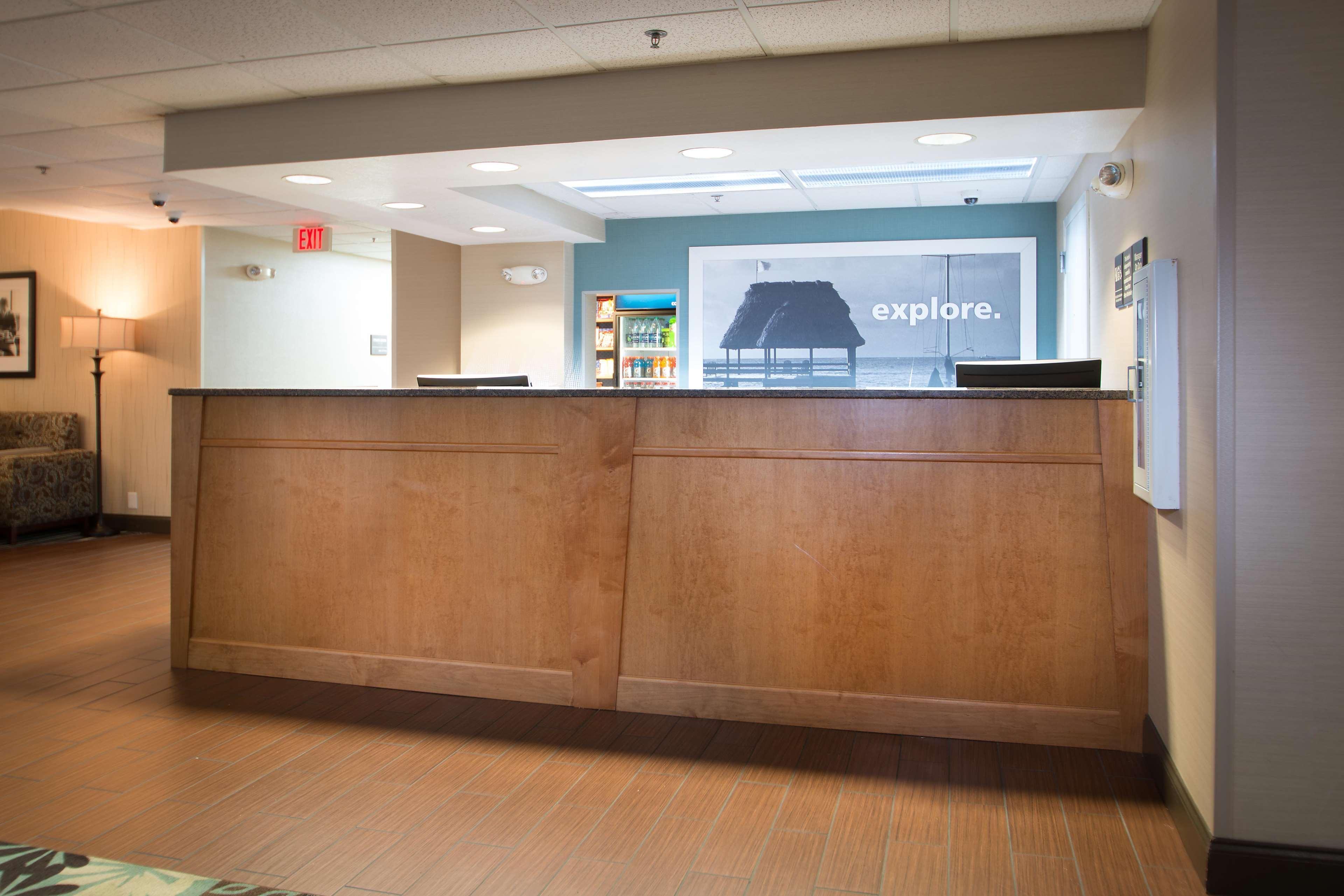 Hampton Inn Порт Шарлът Екстериор снимка