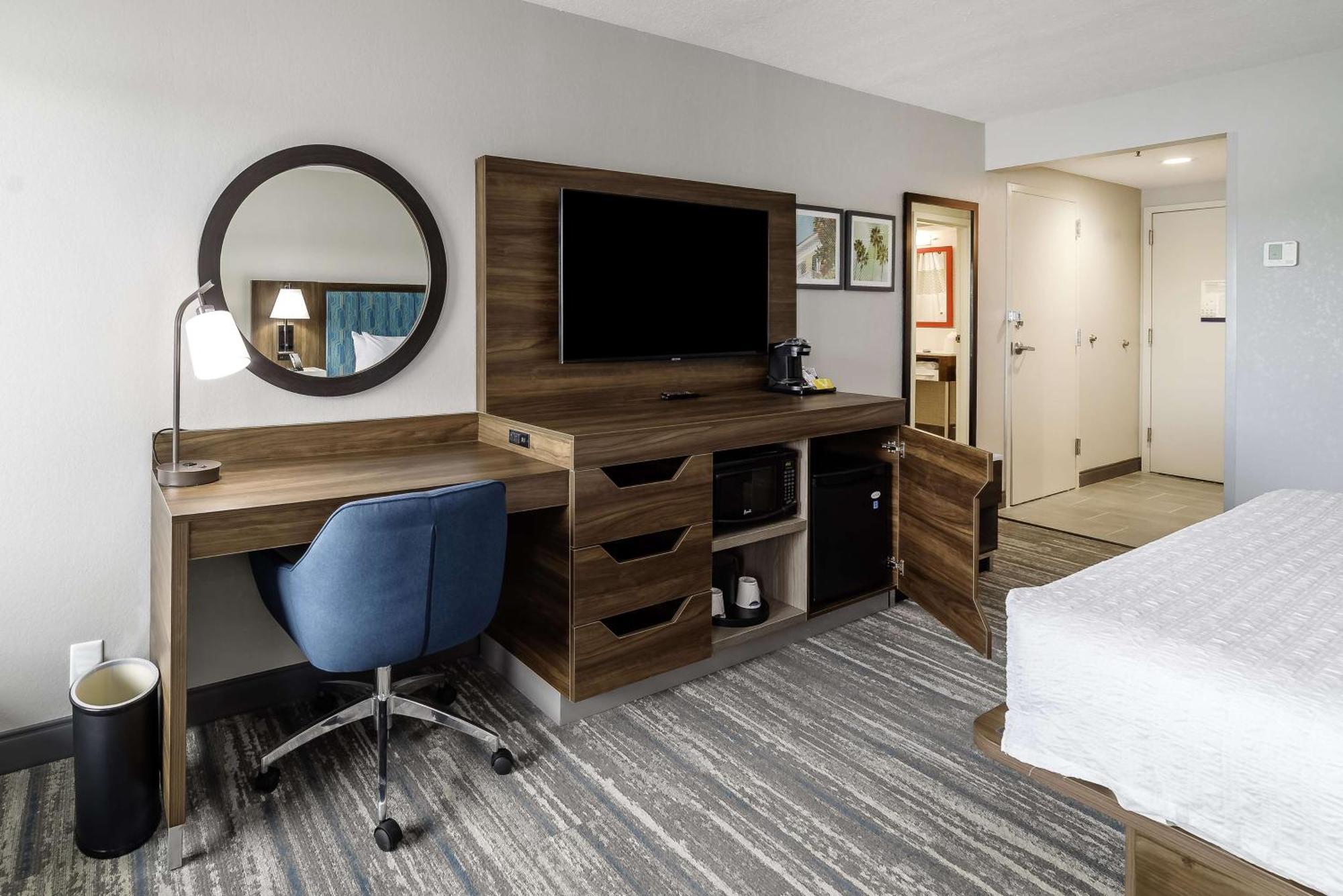 Hampton Inn Порт Шарлът Екстериор снимка