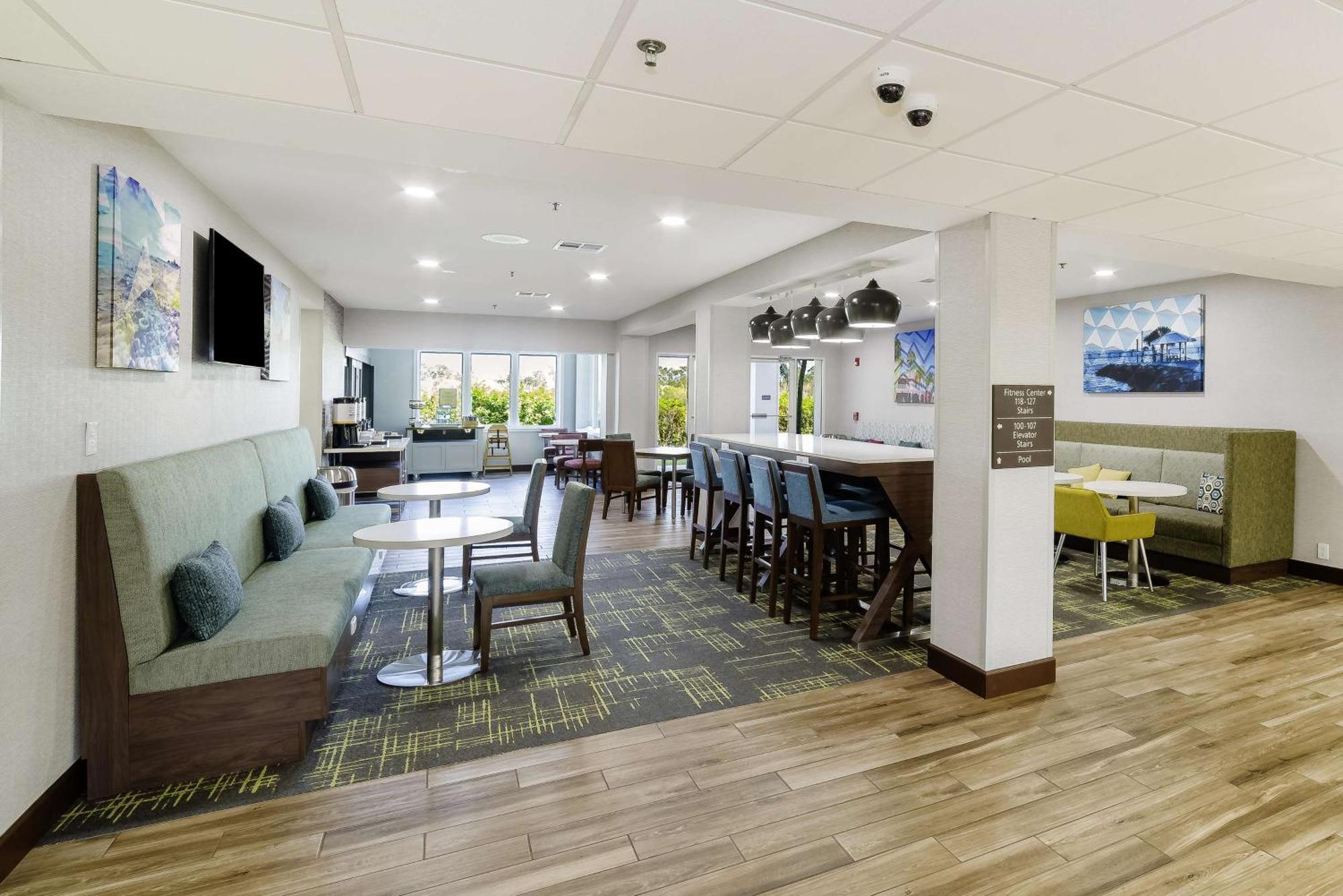 Hampton Inn Порт Шарлът Екстериор снимка
