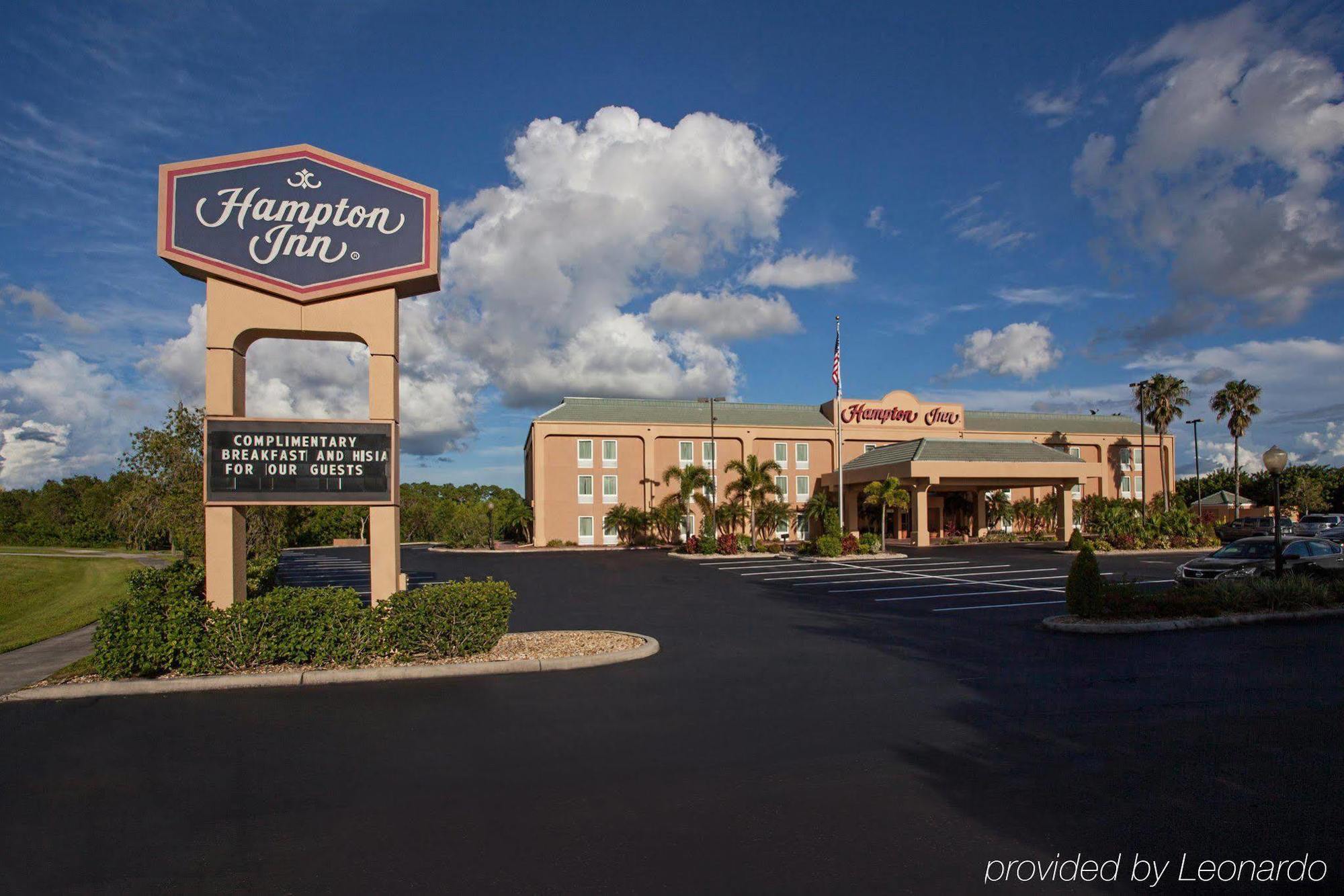 Hampton Inn Порт Шарлът Екстериор снимка